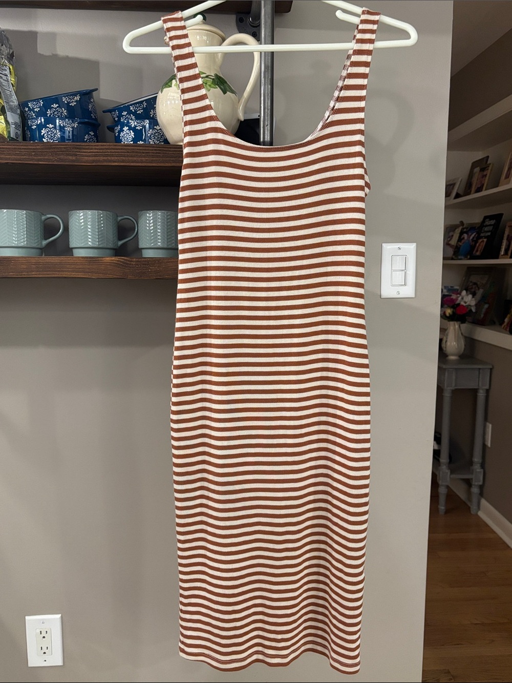 Carly Jean Los Angeles Brown & Cream Striped Ribbed Midi Dress Size Medium